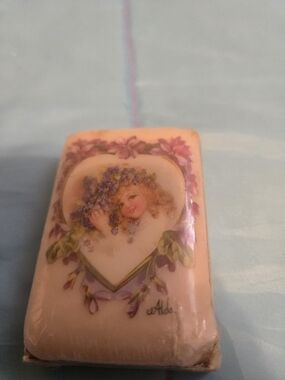 Vtg New Sealed ALDA’S Forever Soap French Milled / Angel With Flowers
